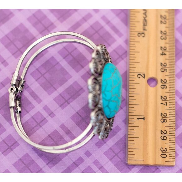 Vintage Lovely Hearts Circle Blue Hinged Bangle 1/2 inch - BX9 - Picture 4 of 4